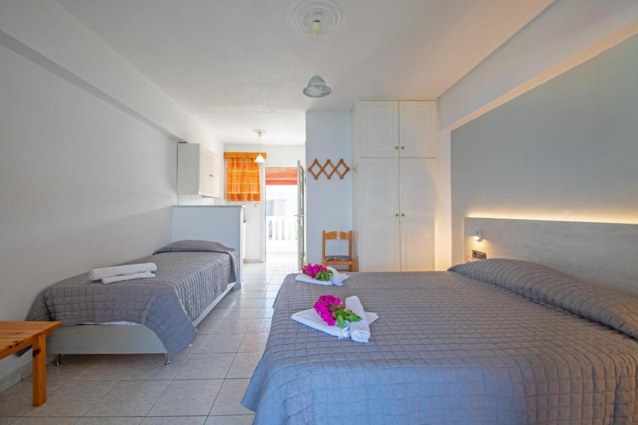 Baywatch Apartments On The Beach By "Elite" Amoudi Exteriör bild