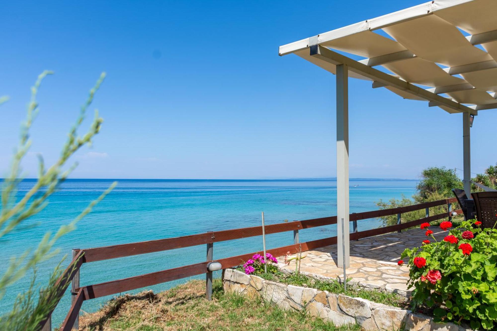 Baywatch Apartments On The Beach By "Elite" Amoudi Exteriör bild